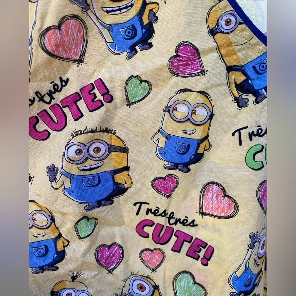 Despicable Me women’s minions heart yellow cotton scrub top M nurse kids - Picture 3 of 6